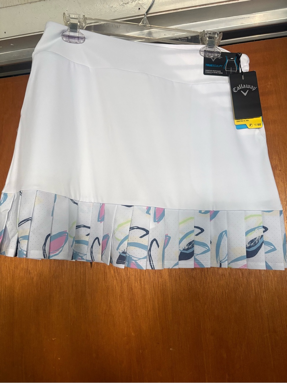 Callaway White Pleated Hem Golf Skort with Pastel Print